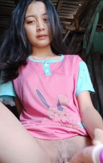 ANDINI Main Dildo Depan Pintu