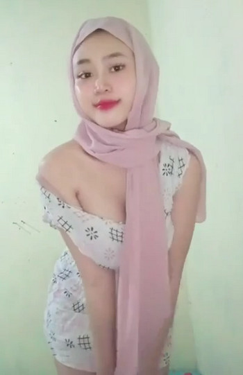 Gadis HIJAB Manis Ketagihan Omek