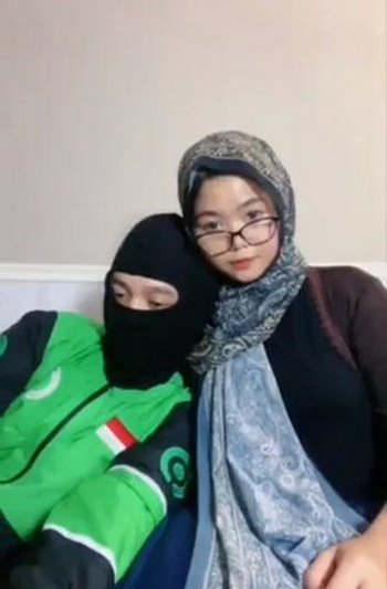 Kakak Hijab Layani Ojol