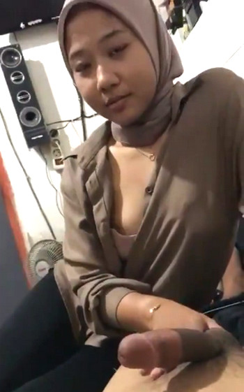 NISIA Hijab Ngewe Di Kontrakan