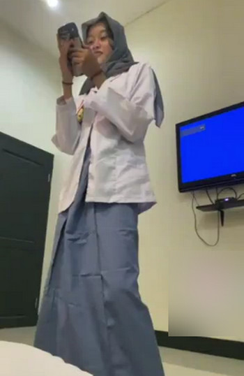 ALIA PELAJAR Pakai Seragam Checkin Hotel