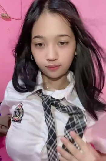 SHERLY Edisi Seragam Sekolah