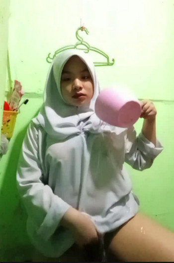 UHKTY HIJAB Manis Main Omek Basah
